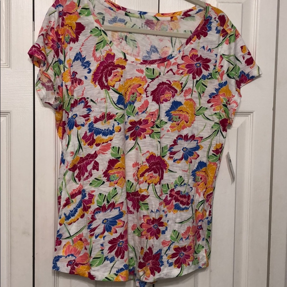 NWT Gap easy tee floral